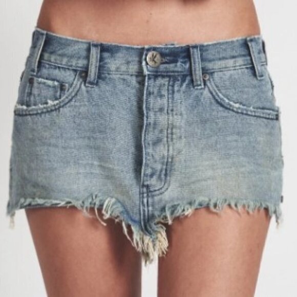 NWT One Teaspoon Cowboy Junkyard Distressed Frayed Hem Mini Jean Skirt Size 25 - Picture 3 of 16